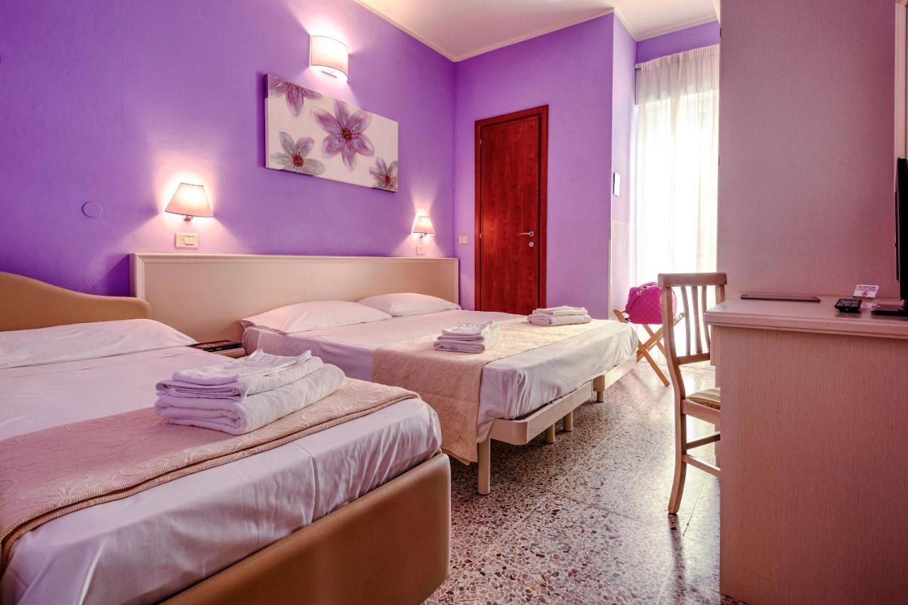Hotel Plaza Gabicce Mare Exterior photo